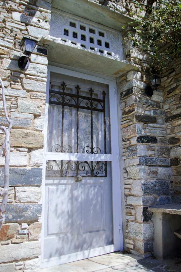 Cozy Guesthouse - Agios Romanos Eksteriør bilde
